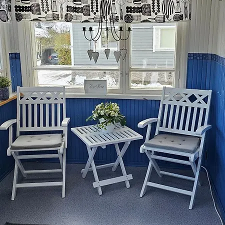 Air Contioned And Furnished Half Of Semi Detached House 公寓 劳马