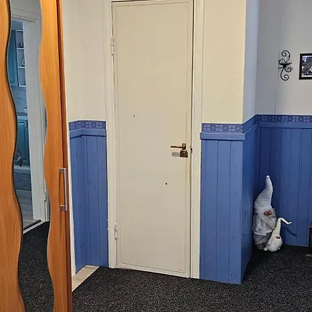 Air Contioned And Furnished Half Of Semi Detached House 公寓 劳马