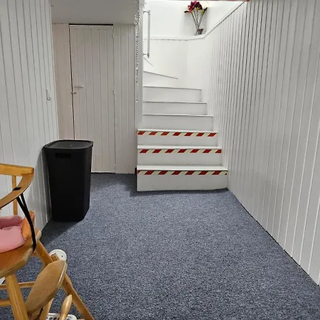 Huoneisto Air Contioned And Furnished Half Of Semi Detached House