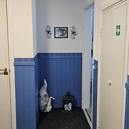 Huoneisto Air Contioned And Furnished Half Of Semi Detached House *