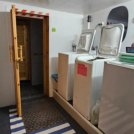 Air Contioned And Furnished Half Of Semi Detached House 劳马