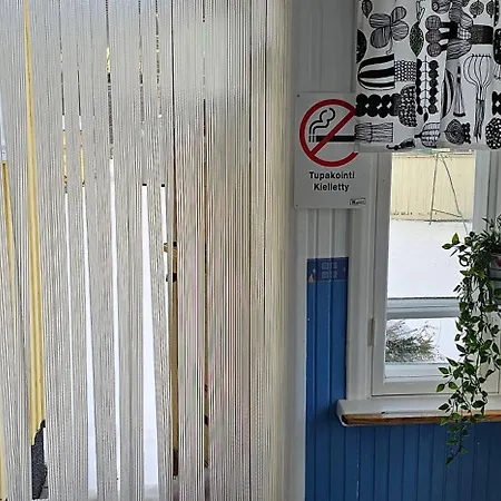 Air Contioned And Furnished Half Of Semi Detached House 公寓 *