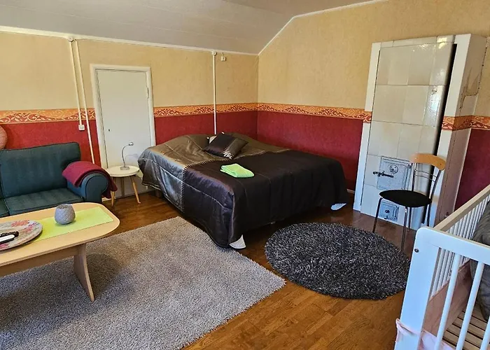 Air Contioned And Furnished Half Of Semi Detached House Apartman