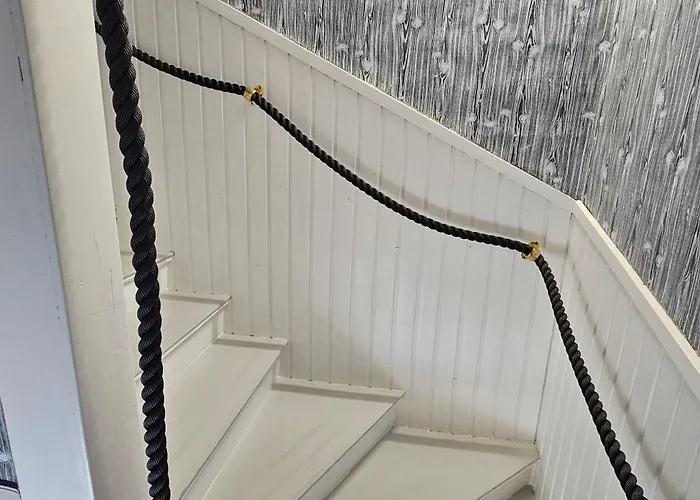 Apartman Air Contioned And Furnished Half Of Semi Detached House *